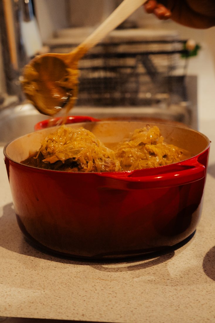 Slow-braised pork in the pot