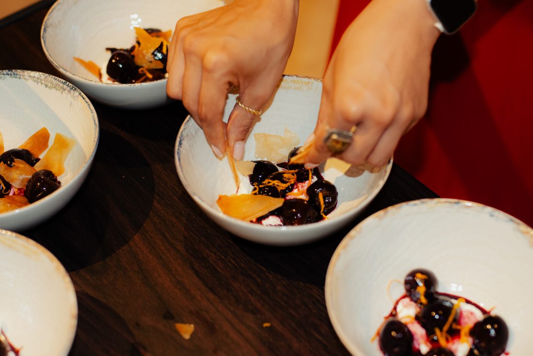 Cherries in rioja syrup with cream